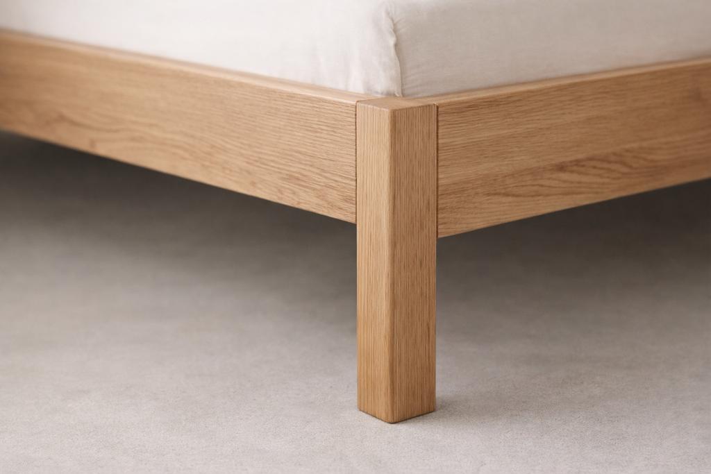 Detail van de poot van het bed ter hoogte van het voeteneind