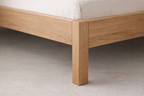 Detail van de poot van het bed ter hoogte van het voeteneind