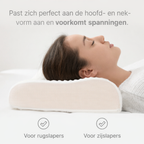 Zijaanzicht kussen met hoofd van vrouw