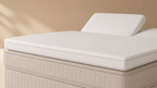 Splittopper op matras in warme ruimte
